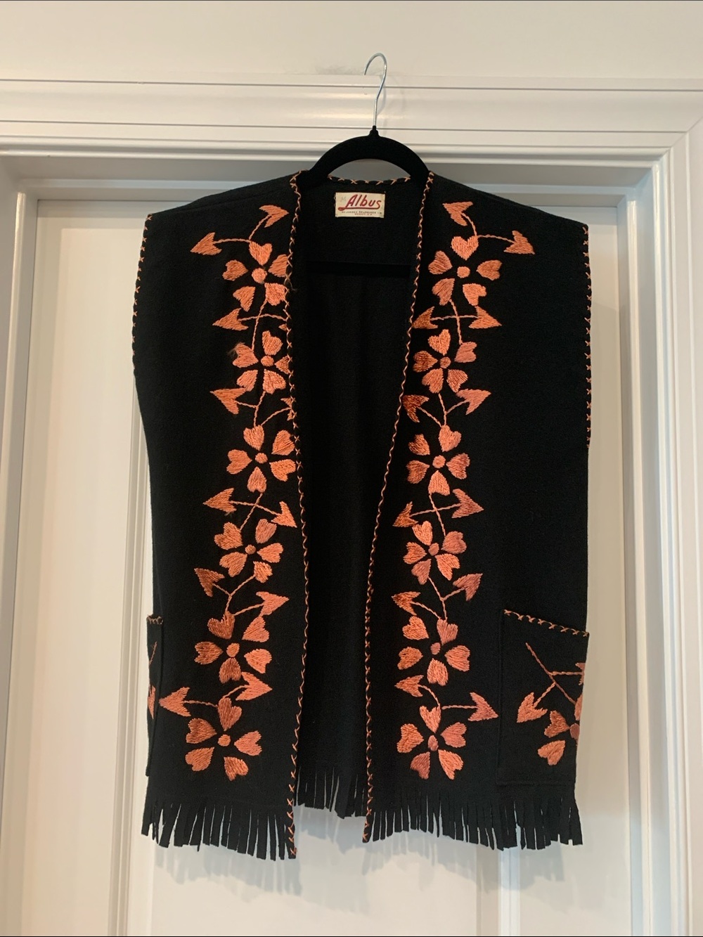 Albus vintage Black wool Vest with peach Floral Embroidery fringed open M